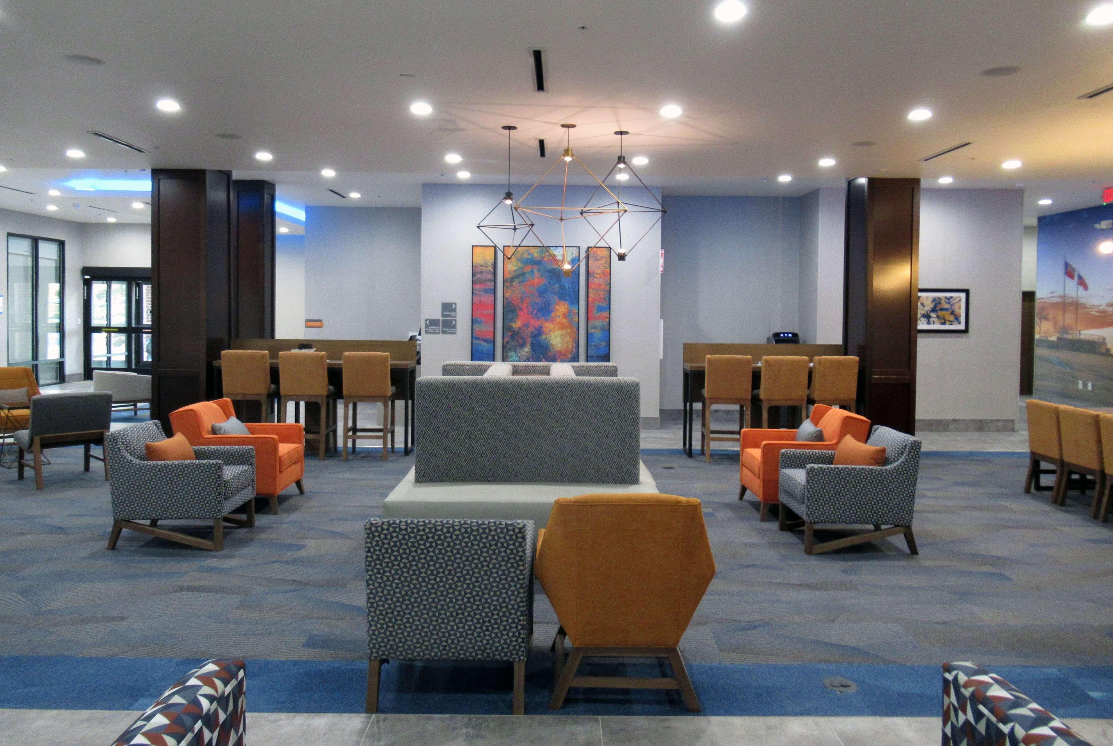 La Quinta & By Wyndham Dallas - Stadium