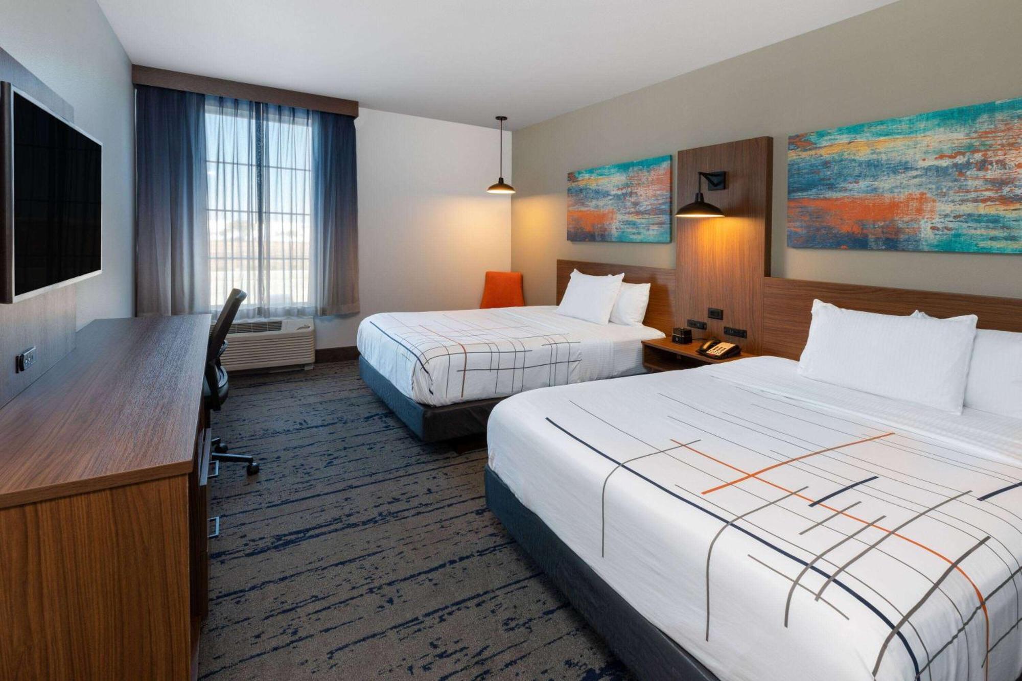 La Quinta & By Wyndham Dallas - Stadium